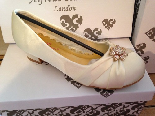 Girls ivory satin shoes - ivory,